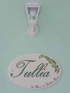 a sign for a wedding with a light and a candle at Tullia -intera casa- in Giuliano Teatino