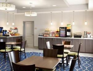 Kuchyň nebo kuchyňský kout v ubytování Hawthorn Extended Stay by Wyndham Midland
