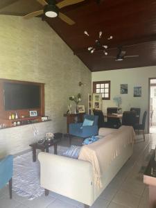 Ruang duduk di Cabo Frio Casa Ar Condicionado 2 quartos