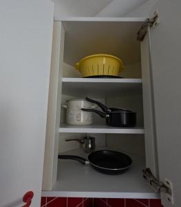 Kuchyňa alebo kuchynka v ubytovaní Vienna: Cozy 2-Room Apt. (U3 - Schweglerstrasse)