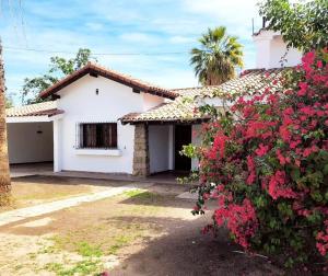 Το κτήριο όπου στεγάζεται  το διαμέρισμα