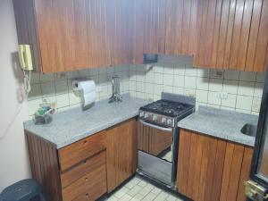 Köök või kööginurk majutusasutuses Amplio y lindo departamento.
