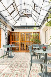 Restaurace v ubytování Orly Suites