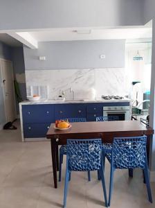 Küche/Küchenzeile in der Unterkunft Apartamento charmoso no centro de Ubatuba