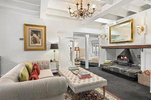 Area soggiorno di A Loft In The Mill Boutique Accommodation