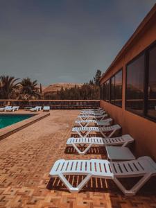 Bazén v ubytování Hôtel LAKASBAH Ait Ben Haddou nebo v jeho okolí