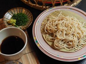 旅館の敷地内または近くでの食事または食べ物