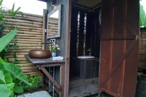 Zahrada ubytování Bali Beach Eco Villas Bali Batu Beach Hut