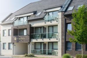 Budova, kde se aparthotel nachází + 37 fotografií