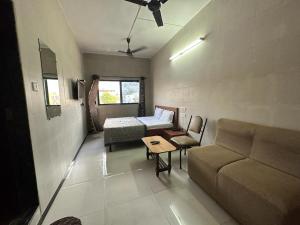 Hotel Dhruv Palace的休息区
