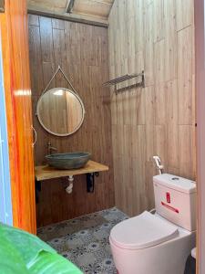 Bilik mandi di Cloud9 & Cloud View Glamping