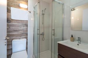 Koupelna v ubytování Latte's Prime 1-Bedroom Apartment in Larnaca + 34 fotografií