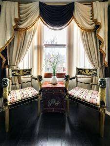 Кът за сядане в Stunning three bed in West Hampstead