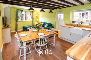Fotografie z fotogalerie ubytování Homely 1-bed Cottage in Stoke Bardolph, Nottingham by Renzo, Stunning Countryside Location! v destinaci Burton Joyce + 15 fotografií