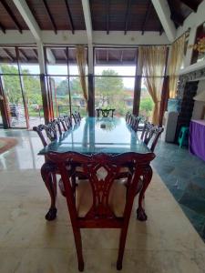 Galeriebild der Unterkunft Villa Bukit Danau Lot 14 in Cinengangirang