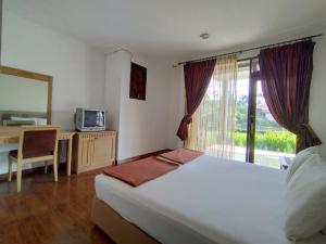 Galeriebild der Unterkunft Villa Bukit Danau Lot 14 in Cinengangirang + 20 Fotos