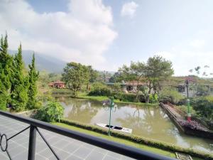 Galeriebild der Unterkunft Villa Bukit Danau Lot 14 in Cinengangirang