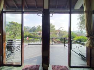 Galeriebild der Unterkunft Villa Bukit Danau Lot 14 in Cinengangirang