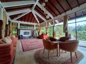 Galeriebild der Unterkunft Villa Bukit Danau Lot 14 in Cinengangirang