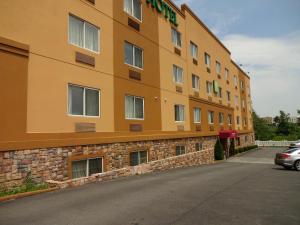 Gallery image of Sheridan Hotel in Bronx