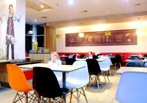 Restauracja lub miejsce do jedzenia w obiekcie Ibis Bandung Pasteur