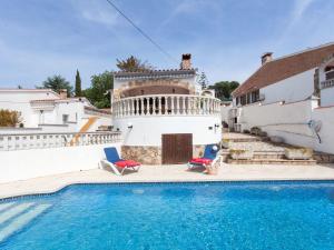 Bazén v ubytovaní Holiday Home Afrodita by Interhome alebo v jeho blízkosti