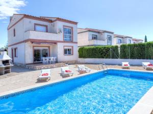 Bazén v ubytovaní Holiday Home Villa Santa Marta I by Interhome alebo v jeho blízkosti