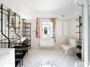 Kúpeľňa v ubytovaní Holiday Home Praskolesy by Interhome