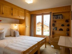 Postel nebo postele na pokoji v ubytování Apartment Baroudeur B04 by Interhome
