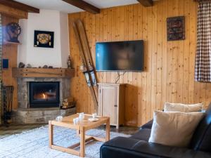 TV a/nebo společenská místnost v ubytování Apartment Baroudeur B04 by Interhome