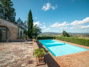 The swimming pool at or close to Holiday Home Vedi Torre by Interhome