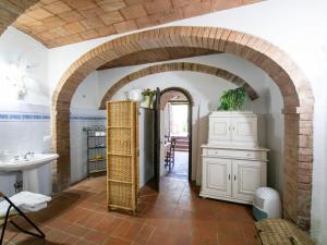 A bathroom at Holiday Home Vedi Torre by Interhome