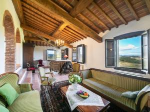 A seating area at Holiday Home Vedi Torre by Interhome