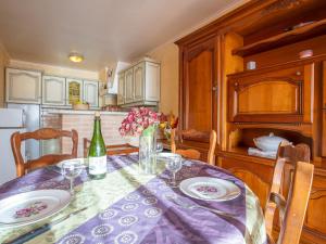 Kuchyňa alebo kuchynka v ubytovaní Apartment Le Surcouf by Interhome + 19 fotografií