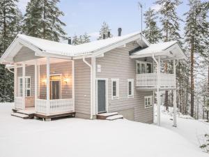 Το Holiday Home Kuuttivilla by Interhome τον χειμώνα