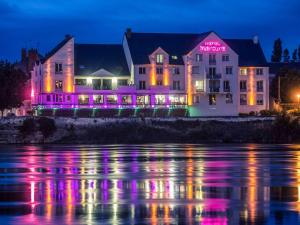 Vue sur la rivière ou le fleuve situé(e) à proximité de l'hôtel