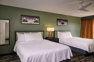 Postel nebo postele na pokoji v ubytování Homewood Suites by Hilton Anchorage