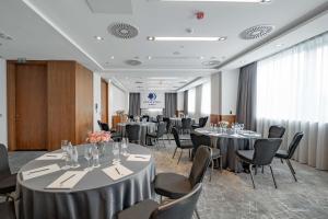 Posezení v ubytování DoubleTree by Hilton Zagreb
