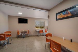 Afbeelding uit fotogalerij van SureStay Hotel by Best Western Williams - Grand Canyon in Williams