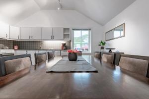 Η κουζίνα ή μικρή κουζίνα στο Camp Aurora +18 φωτογραφίες