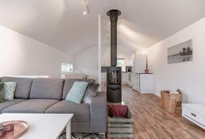 Χώρος καθιστικού στο Camp Aurora