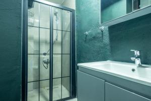Koupelna v ubytování Amazing Flat with Stylish Interior in Beyoglu