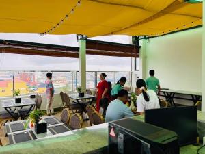 入住The Square Kampot Hotel的客人
