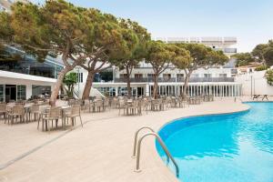 Bazén v ubytování Hotel Best Cap Salou nebo v jeho okolí