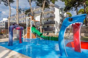 Bazén v ubytování Hotel Best Cap Salou nebo v jeho okolí
