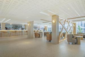 Reštaurácia alebo iné gastronomické zariadenie v ubytovaní Hotel Best Indalo