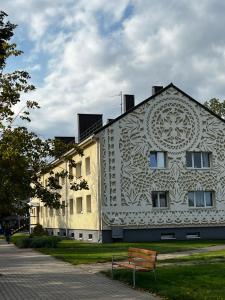 Tòa nhà nơi căn hộ tọa lạc