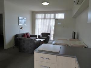 Gallery image of Glenelg Holiday Apartments - Corfu in Adelaide
