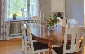 Φωτογραφία από το άλμπουμ του 3 Bedroom Awesome Home In Malungsfors σε Malungsfors