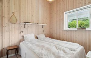 Postel nebo postele na pokoji v ubytování 3 Bedroom Lovely Home In Kalundborg